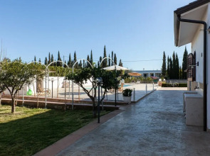 Tenuta San Cassiano with garden and pool