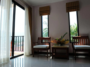 Ice Kamala Beach Hotel