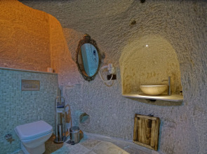 Zeus Cave Suites