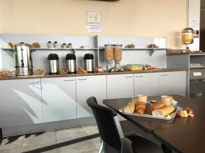 Tahiti Airport Motel