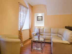 Emperoom Near Summer Garden Apartments