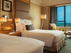 Renaissance Riverside Hotel Saigon