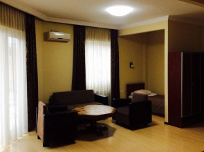 Армази Палас