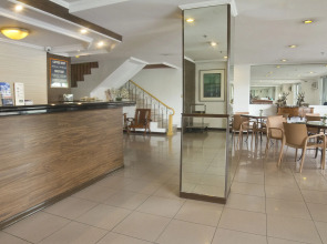 Nichols Airport Hotel