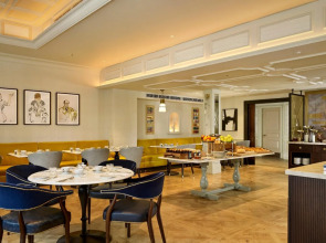 100 Queen's Gate Hotel London Kensington, Curio Collection by Hilton