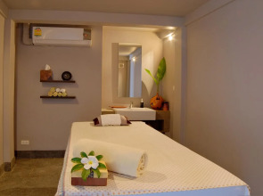 Twin Lotus Resort and Spa - Adults Only