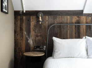 Publove The Rose & Crown