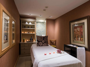 Отель Royal Savoy