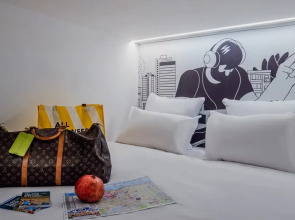 Wom Allenby Pod Hotel