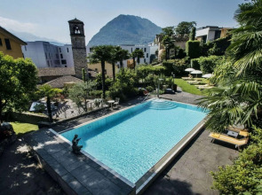 International au Lac Historic Lakeside Hotel