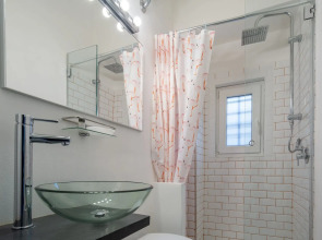 Central Station Apartment by Mmega