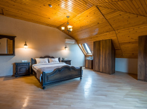 Imperial House Hotel