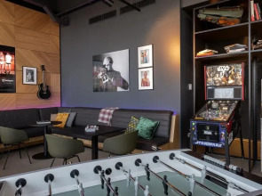 Moxy Edinburgh Airport