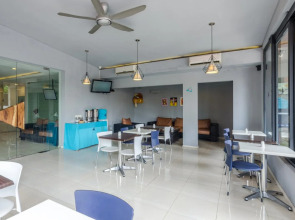 OYO 2854 COZY B&B Seminyak