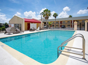 Super 8 by Wyndham Orlando International Drive