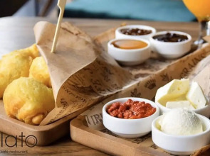 Teanna Lux Apartments