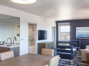 The Yorktowne Hotel, Tapestry Collection by Hilton