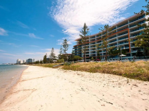 Silvershore Apartments on the Broadwater