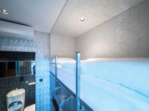 Diamond Capsule Hotel Amsterdam South