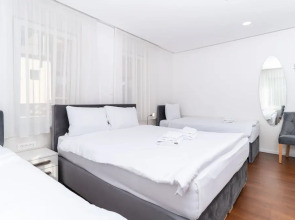 Ornament Hotel and Apartments