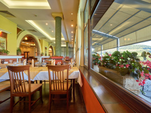 Yantra Grand Hotel -Sharlopov Hotels