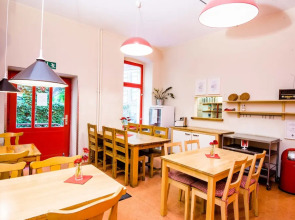 Alcatraz Backpacker Hostel