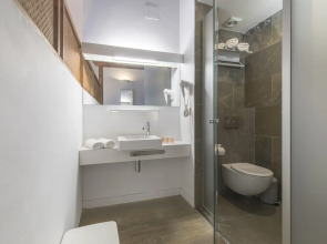 Shine Albayzín Hotel