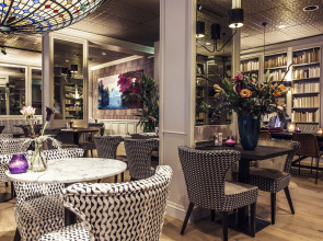 Carlton Square Hotel