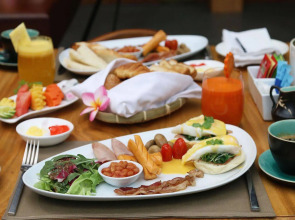 Les Bambous Luxury Hotel