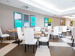 Holiday Inn Mauritius Mon Tresor by IHG