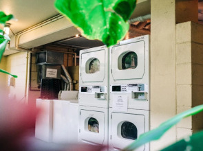 Waikiki Beachside Hostel