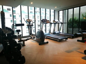 The Quarter Ploenchit by UHG