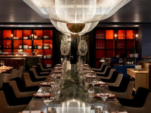 Roomers Frankfurt Central, Autograph Collection