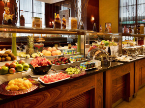 DoubleTree by Hilton Hotel Van