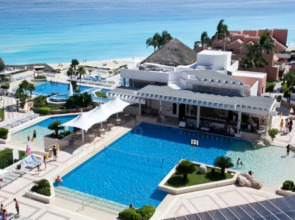 Wyndham Grand Cancun All Inclusive Resort & Villas