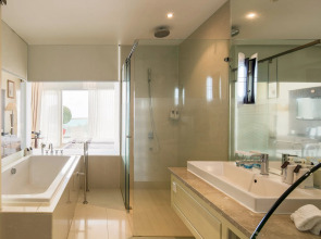 Sea Links Beach Hotel