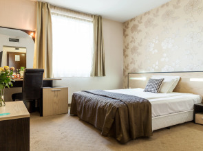 City Avenue Hotel by HMG