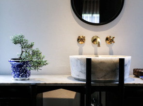 Hotel Ping Silhouette