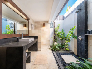 Tír na nÓg Beachfront Resort