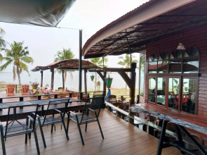 Kaengkrachan Boathouse Paradise Resort