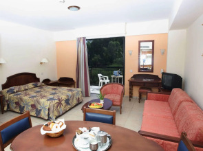 Tsokkos Gardens Hotel & Apartments