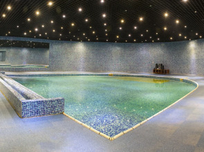 Chinggis Khaan Hotel