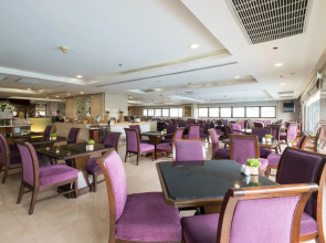 Отель Centre Point Silom