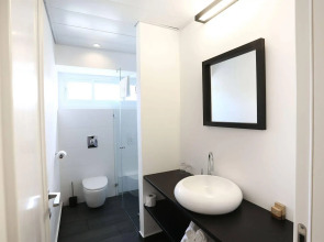 Dizengoff Avenue Hotel