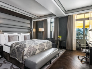 Royal Savoy Hotel & Spa