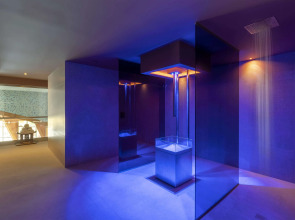 Отель Royal Savoy