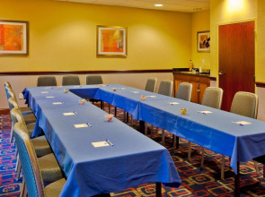 Holiday Inn Express & Suites Nearest Universal Orlando by IHG