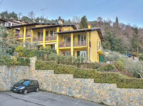 Alice House Terrace & Lake View