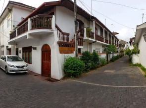 Mrs Wijenayake's Beach Haven Guest House