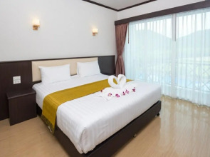 Swan Lake Hotel Sattahip